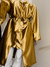 Load image into Gallery viewer, Robe
