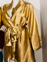 Load image into Gallery viewer, Robe
