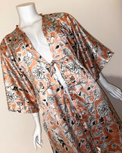 Load image into Gallery viewer, Kimono
