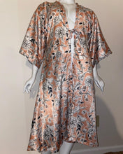 Load image into Gallery viewer, Kimono
